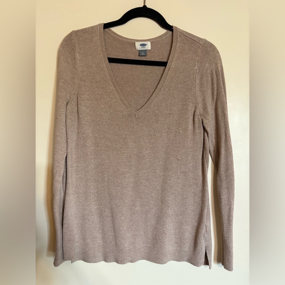 Old Navy Tan Vneck Lightweight Sweater Size Medium